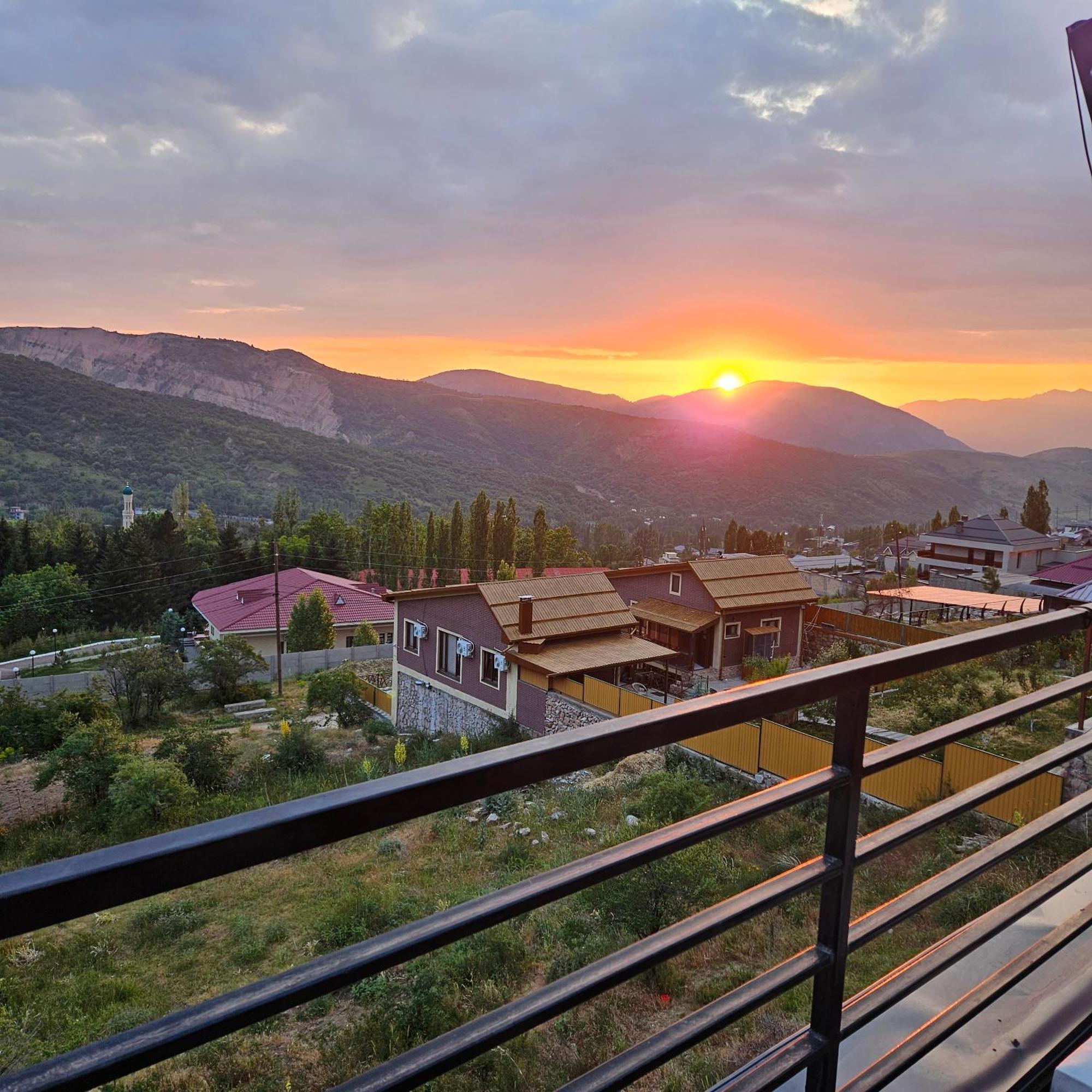 Гостьовий будинок Panorama Lux Chimgan Екстер'єр фото